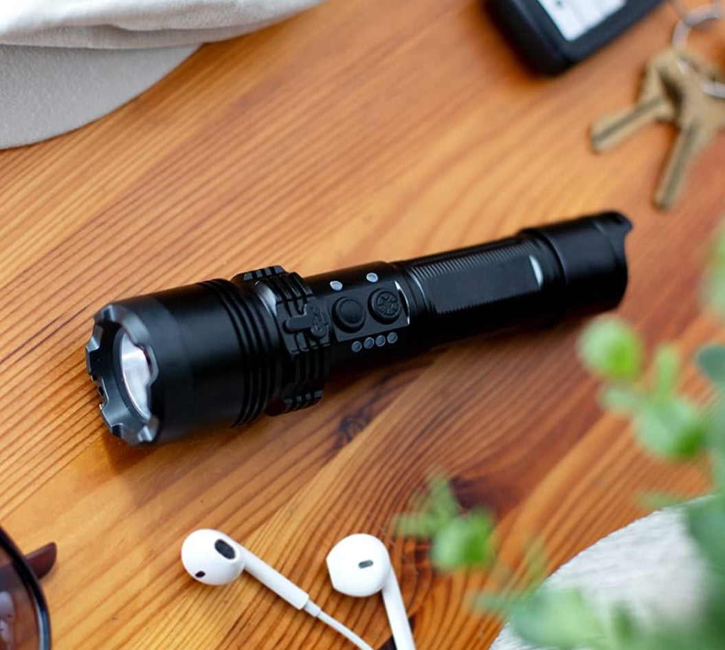GUARD DOG - Lightsafer Stun Gun with Flashlight – 400 Lumens with Charging Indicator